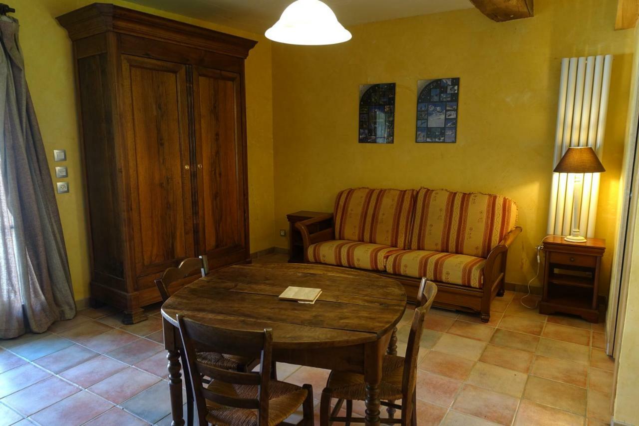 L'Hermitage Yenne Bagian luar foto